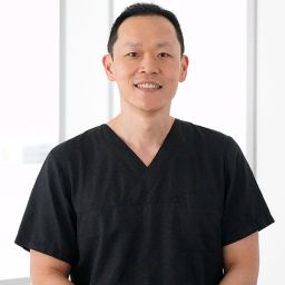 Dr. Yun - Facharzt für Plastische und Ästhetische Chirurgie.