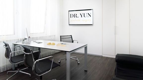 behandlungsraum-2-dr-yun